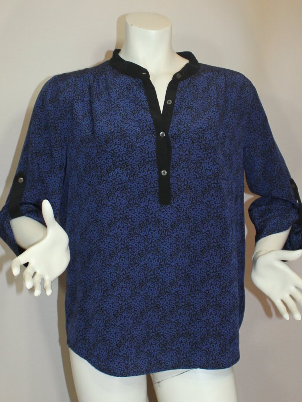 Judith & Charles black blue silk 3/4 sleeve Classic  blouse  2 pockets  size 8